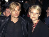 <p>Brad Pitt und die schöne Schauspielerin waren von 1994 bis 1997 ein Paar. Brad, der sie in einer damaligen Golden-Globes-Rede als „die Liebe seines Lebens“ bezeichnet hatte, machte ihr 1996 einen Heiratsantrag. Zu einer Hochzeit kam es aber nie – die beiden trennten sich. Was bleibt, sind Fotos wie dieses, das die beiden mit nahezu der identischen Frisur zeigt – ein blonder Bob ist anscheinend eben unisex! (Bild: Ron Galella, Ltd./WireImage/Getty Images) </p>