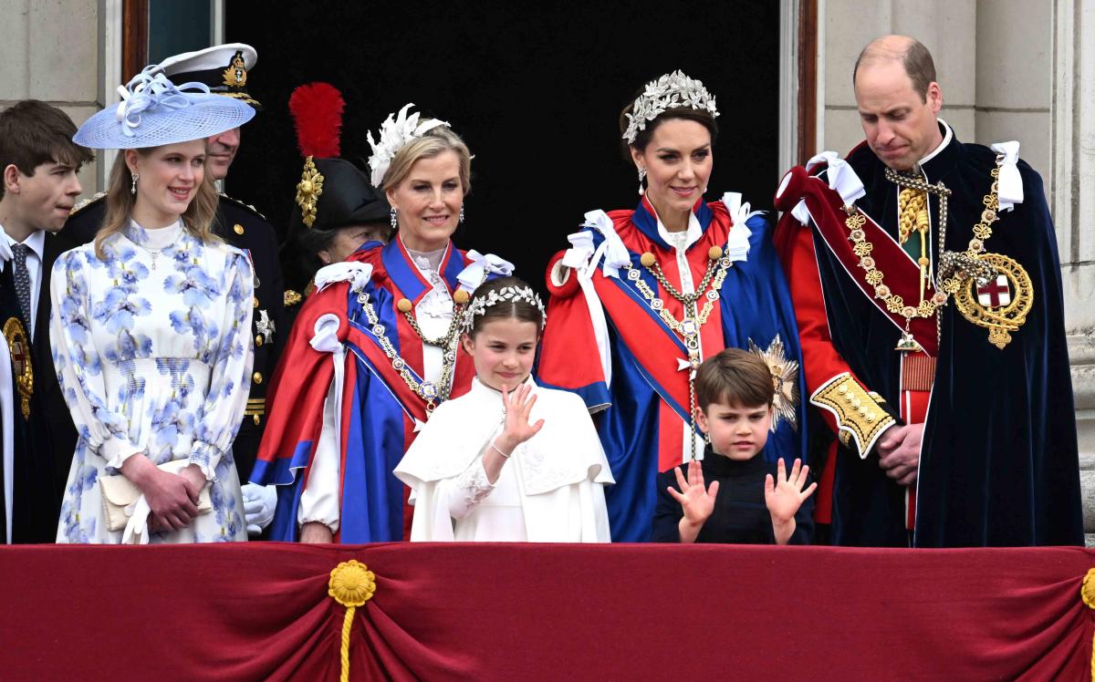 Le prince Louis et son adorable vague royale ont volé la vedette au couronnement du roi Charles