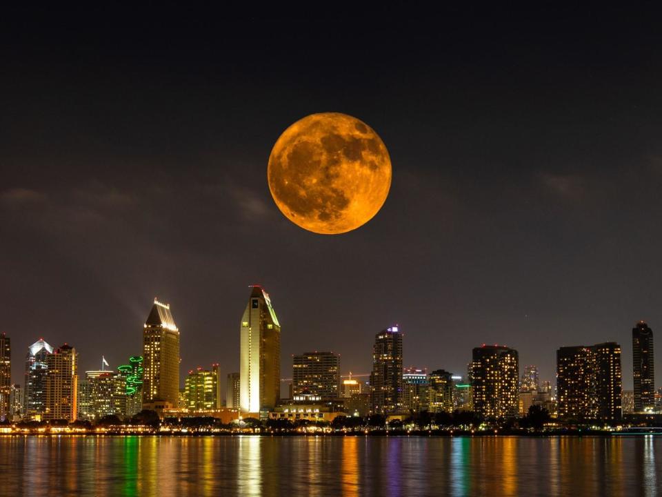 Pink Moon: Stunning April full moon will actually appear orange