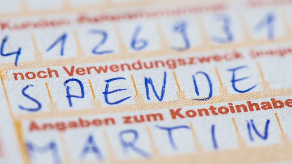 Hochwasserhilfe: Spenden sind steuerlich absetzbar. (Bild: Robert Günther/dpa-tmn)