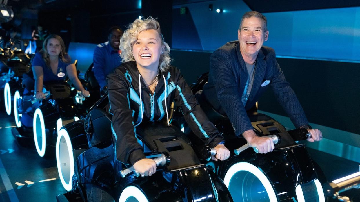  Jojo Siwa and WDW President Jeff Vahle on Tron: Lightcycle Run 