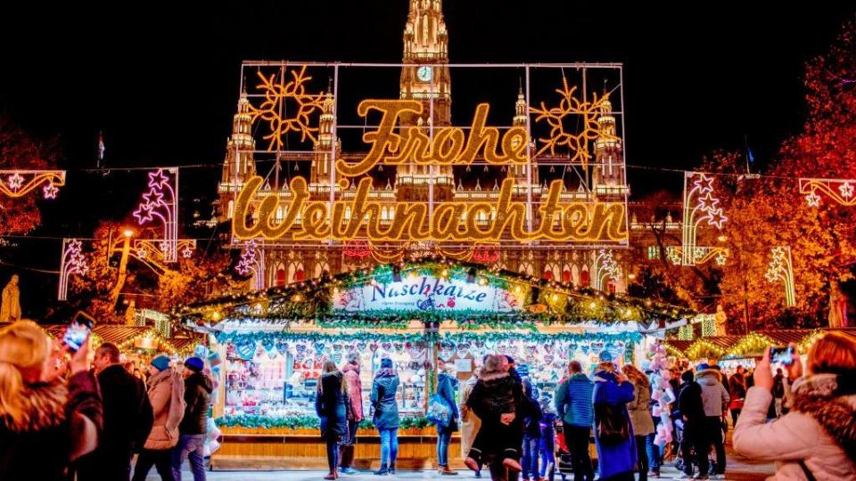 vienna christmas market veranda