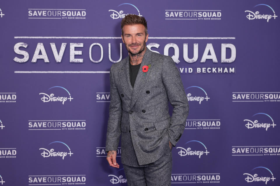 <p>Londres acogió el martes 1 de noviembre el estreno de la serie documental 'David Beckham: Al rescate del equipo' (2022). El futbolista acudió al evento, aunque no estuvo su familia al completo. (Foto: David M. Benett / Getty Images)</p> 
