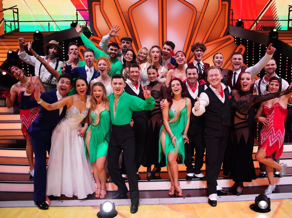 Die Promis und Profitänzer der 16. Staffel bei "Let's Dance". (Bild: RTL / Stefan Gregorowius)