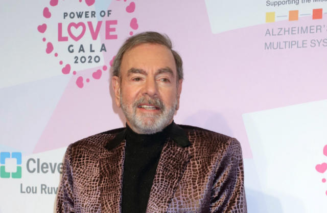 Neil Diamond gives rare performance of Sweet Caroline at Boston Red Sox game