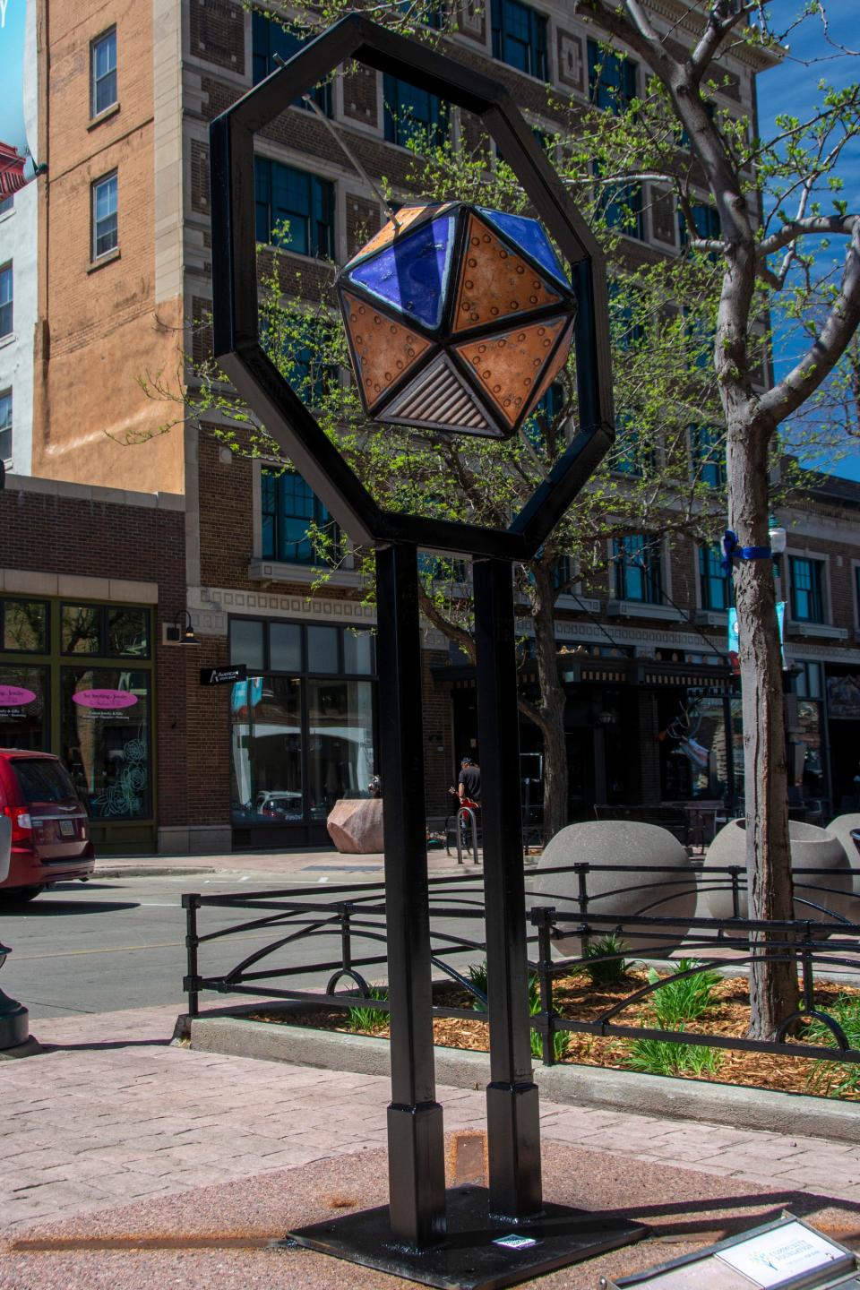 Icoseoherdron by Kirk Seese. Sioux Falls SculptureWalk 2022.