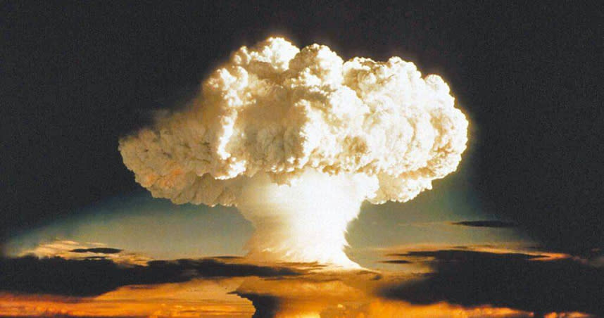 國際原子能總署連續16年認證，台灣沒有發展核武。圖為1952年美國在太平洋進行首次氫彈試爆產生的蕈狀雲。氫彈又稱熱核武器，屬於核武的一種。（路透）