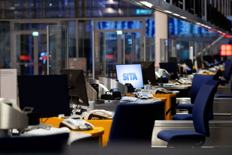 Empty Lufthansa check-in counters can be seen at Munich Airport. A strike by Lufthansa ground staff has begun at several German airports, a spokesman for the Verdi trade union in Frankfurt confirmed on Wednesday morning. Sven Hoppe/dpa