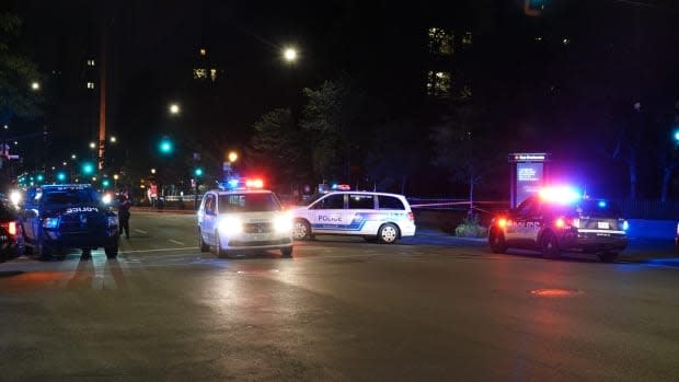 The death of the 23-year-old man is the 21st homicide investigation this year in Montreal police's territory.  (Stéphane Grégoire/Radio-Canada - image credit)