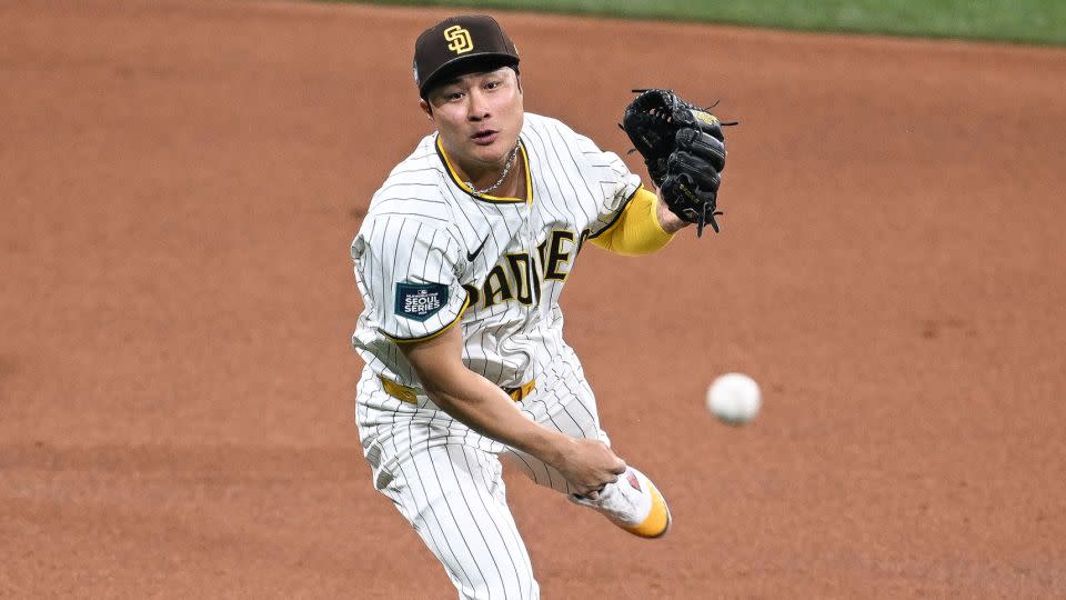 Padres shortstop Kim Ha-Seong throwing in the top of the fourth inning against the Dodgers at Gocheok Sky Dome on March 20. - Gene Wang/Getty Images