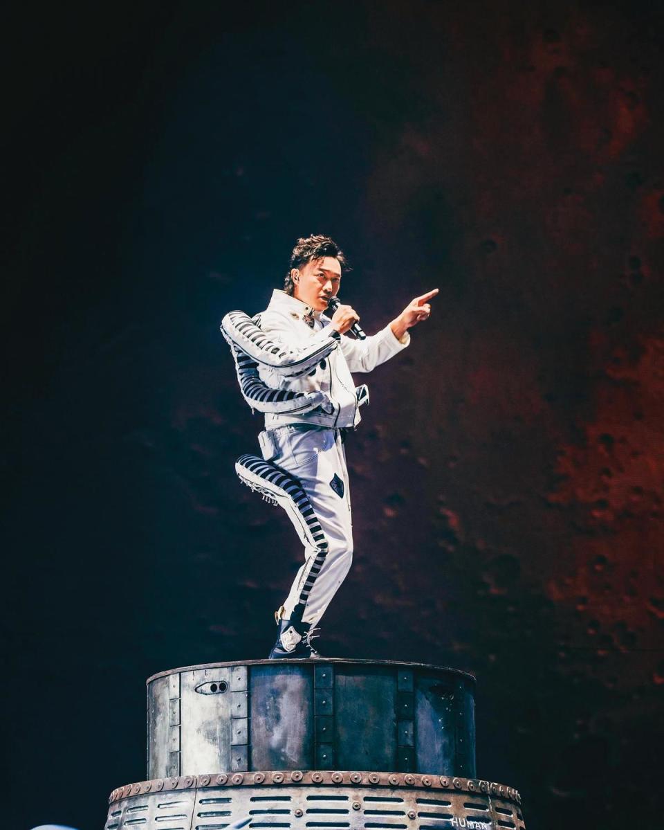 陳奕迅在紅磡舉辦了27場「FEAR AND DREAMS」演唱會，口碑、票房皆佳。（環球唱片提供）