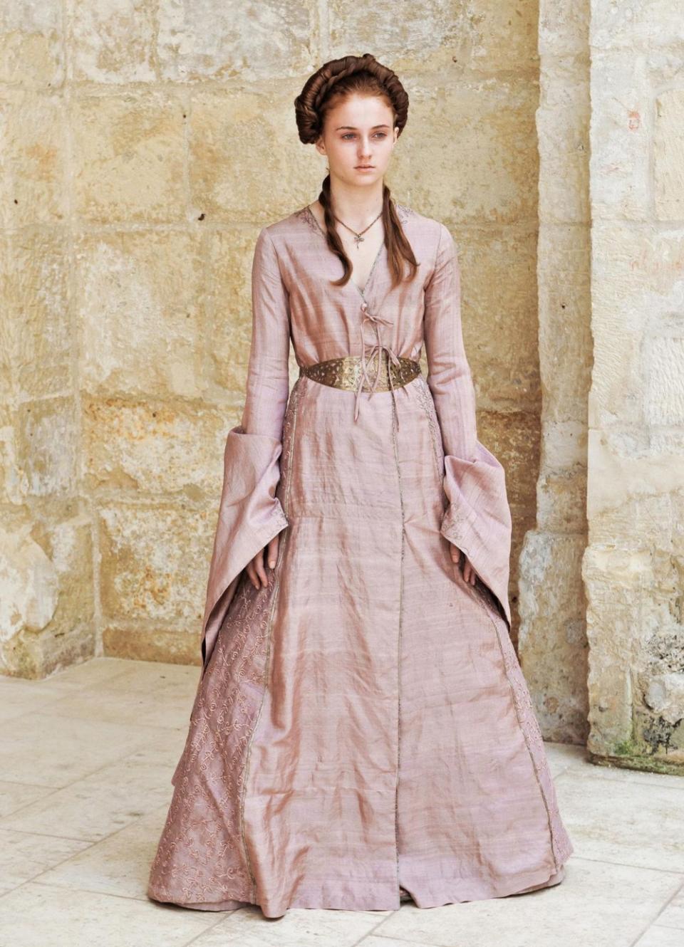 At King's Landing, Sansa often mimicked Cersei's early hair and clothing.