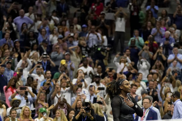 Serena, la mano en el pecho y el alma legada a su deporte; Flushing Meadows le rindió pleitesía hasta el final