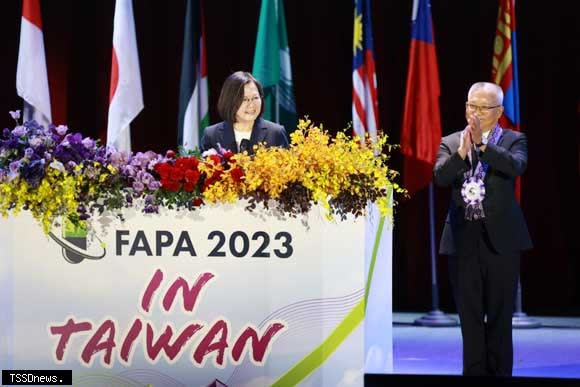 第29屆亞洲藥學會開幕，總統蔡英文歡迎來自世界各國的藥師團體、代表來到台灣。（中華民國藥師公會全國聯合會提供）
