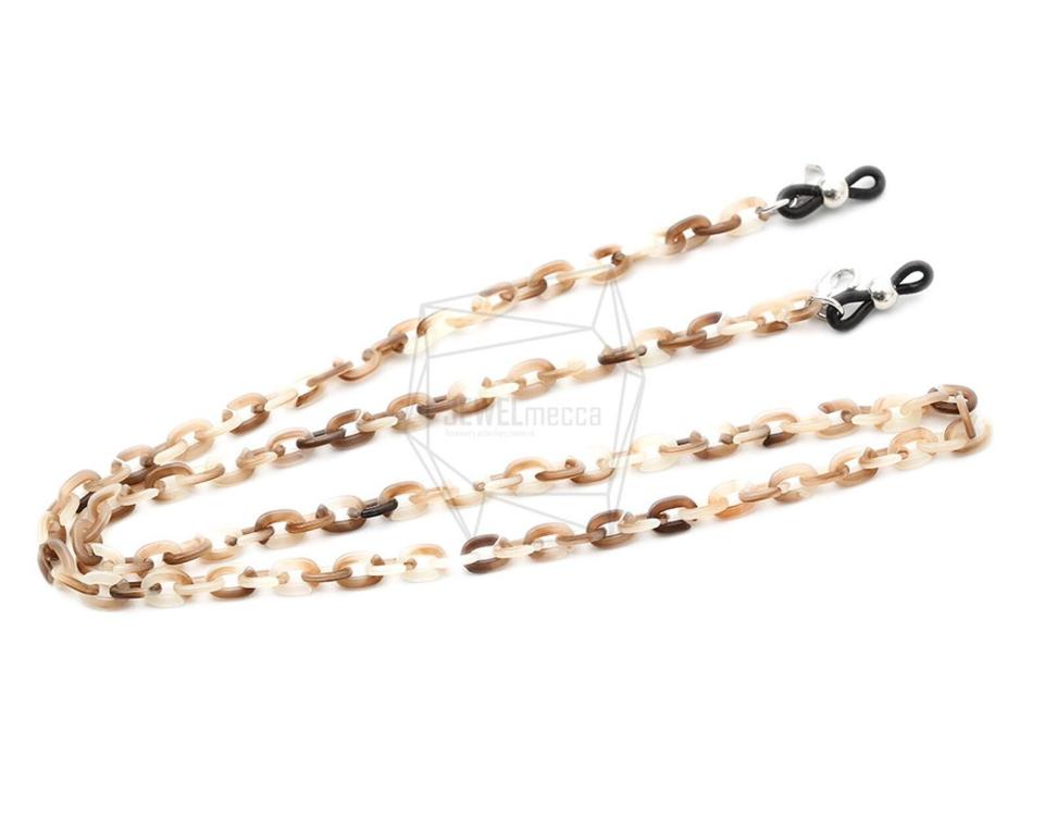 Find this <a href="https://fave.co/30BZTjx" target="_blank" rel="noopener noreferrer">acrylic glasses chain lanyard</a> for $5 on <a href="https://fave.co/30BZTjx" target="_blank" rel="noopener noreferrer">Etsy</a>.