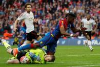 Britain Football Soccer - Crystal Palace v Manchester United - FA Cup Final - Wembley Stadium - 21/5/16 Crystal Palace's Wilfried Zaha in action with Manchester United's David De Gea Action Images via Reuters / John Sibley