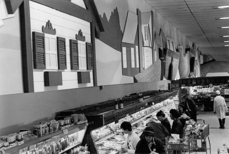 The Bells Supermarket in Spencerport was decorated with an Erie Canal theme.