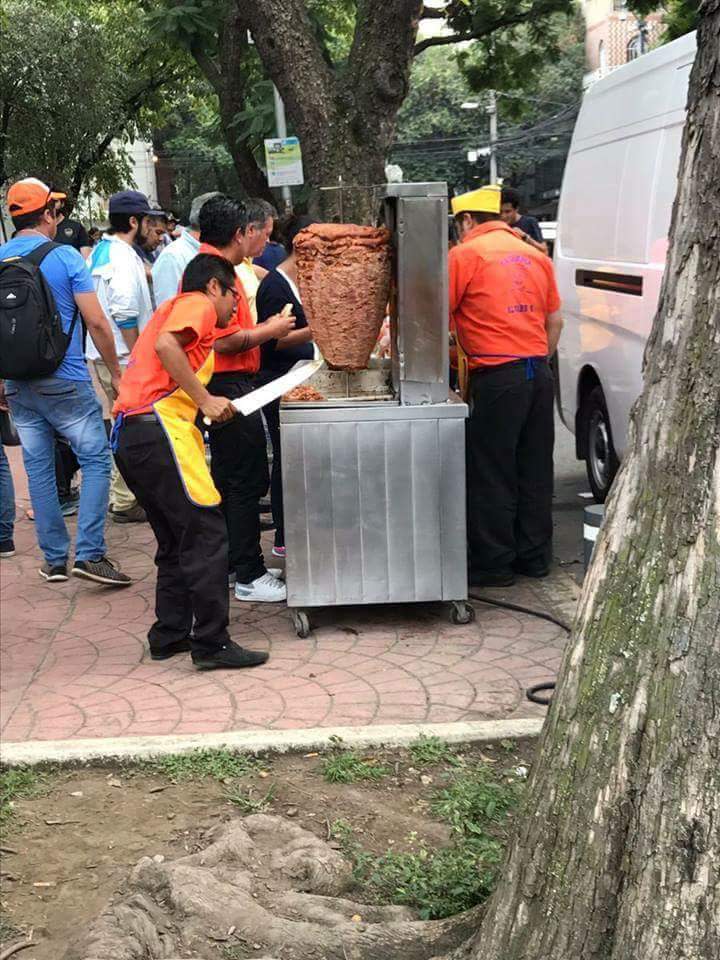 27 imágenes de México frente al sismo que erizan la piel de emoción