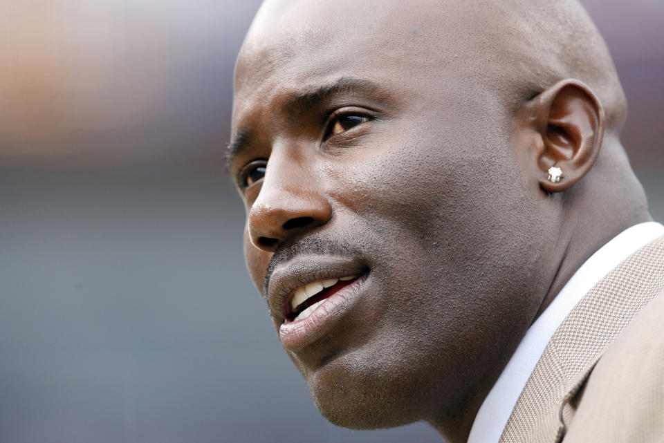 Terrell Davis accused United Airlines of 