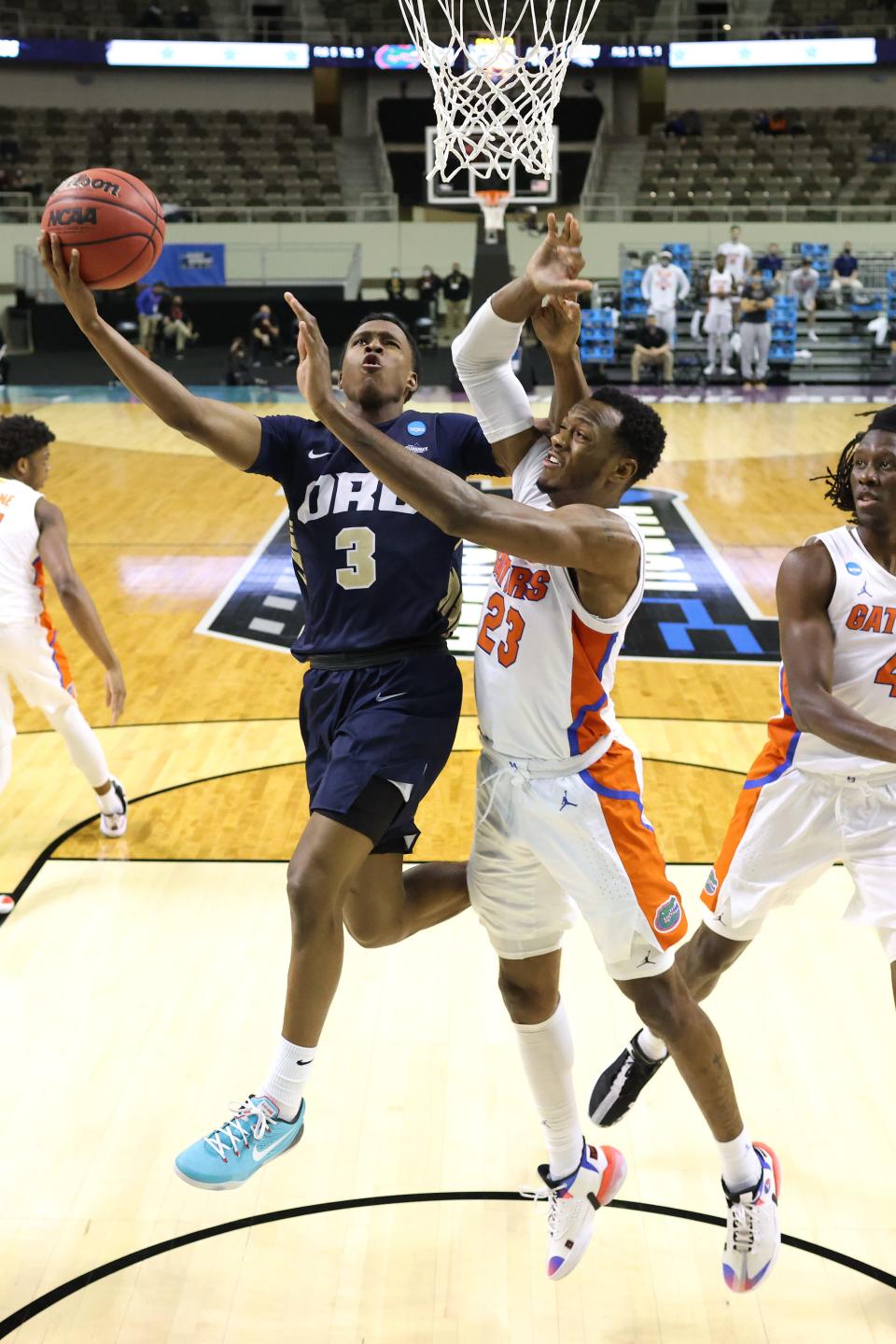 Oral Roberts Golden Eagles playing against the Florida Gators on March 21, 2021, in Indianapolis, Indiana.