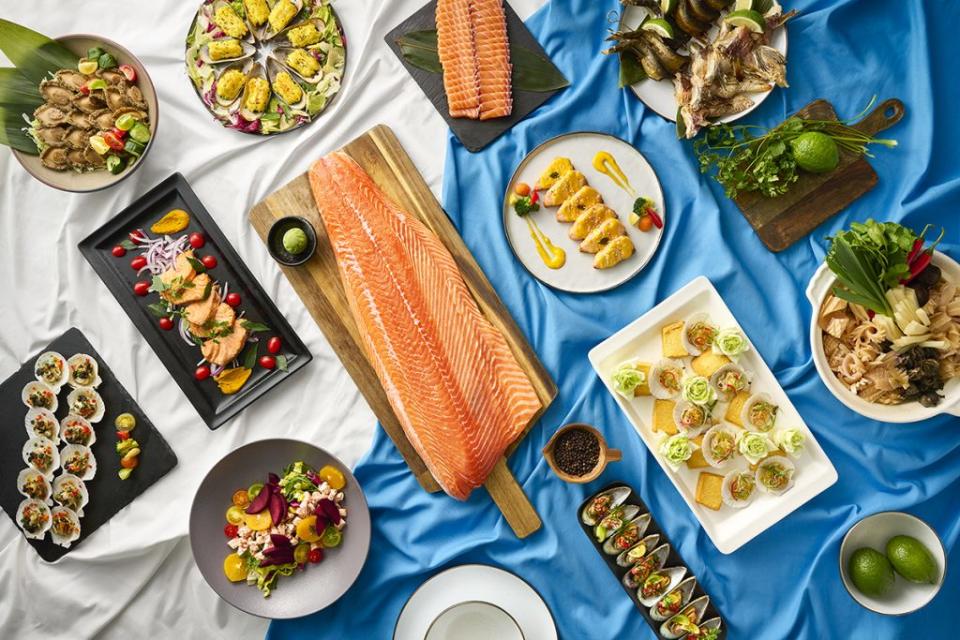 MJ Kitchen全新「春浪海味」菜單，運用大量海鮮食材。台北六福萬怡酒店提供