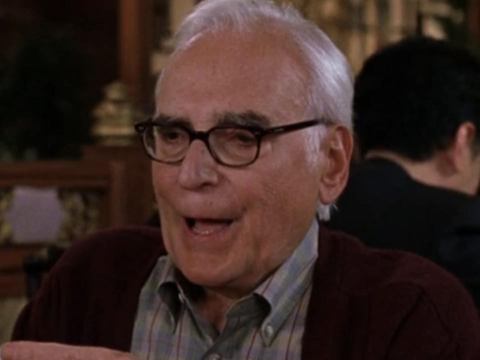 harold gould as the grandpa in freaky friday sitting next to mark harmon at the chinese restaurant