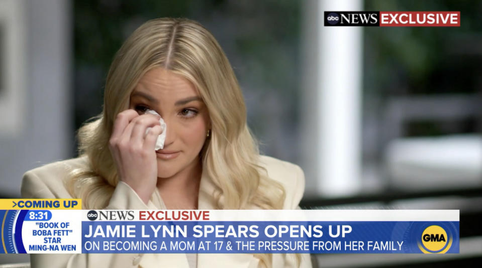 Jamie wipes away a tear with the ABC News headline "Jamie Lynn Spears opens up"