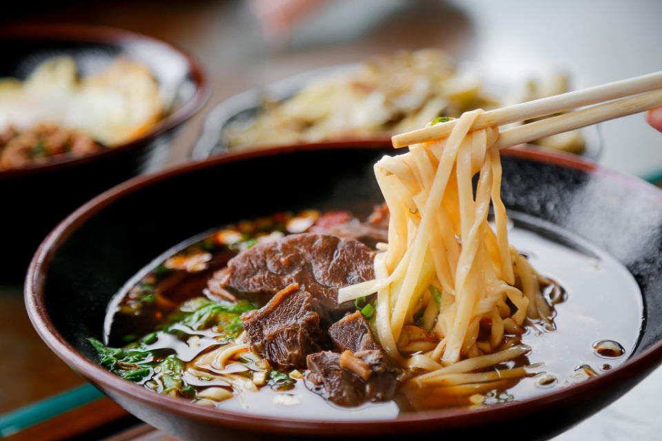 桃園龍潭｜三步五食休閒魚池 