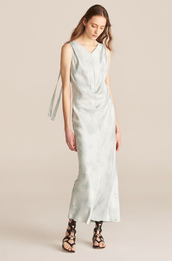 6) Sleeveless Toile Slip Dress