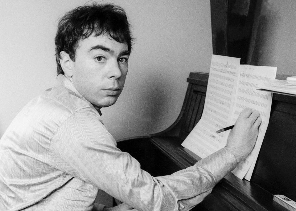 PHOTO: Andrew Lloyd Webber sits at a piano in his apartment in New York, Oct. 7, 1982. (Jack Vartoogian/Getty Images)