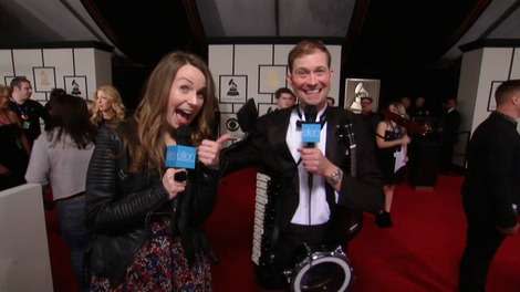 The Grammy Red Carpet with Andy and Jeannie!