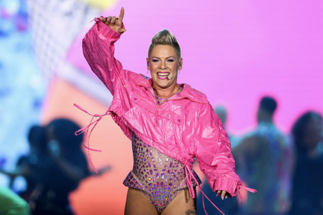 Cantora Pink é hospitalizada em Sydney na Austrália - Estrelando