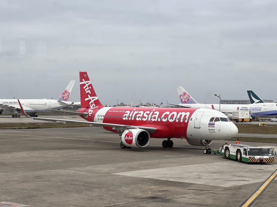 亞洲航空今(13)日公告，台北-菲律賓宿霧機票單程未稅1元起。   圖：翻攝自亞洲航空臉書