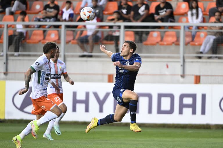 Federico Girotti dispuso de oportunidades, pero no tuvo puntería en la altura de Calama; Talleres ganó y es puntero e invicto del grupo B de la Copa Libertadores