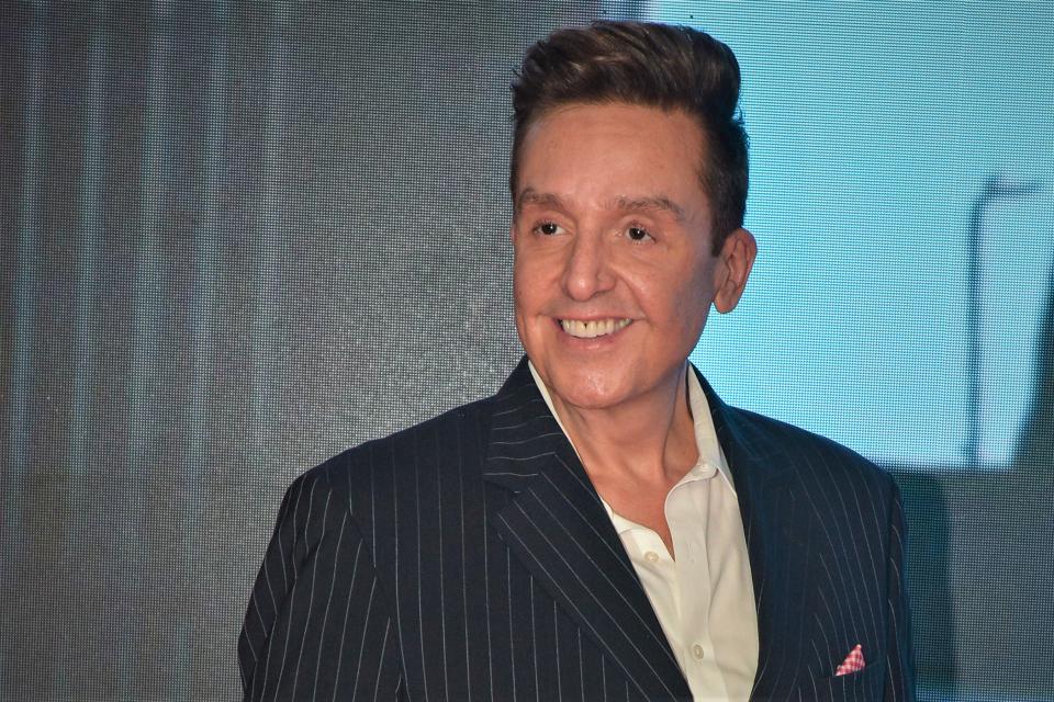 MEXICO CITY, MEXICO - APRIL 26: Daniel Bisogno poses for photo during Red Carpet premiere of 'Hoy no me puedo levantar' musical,  on April 26, 2021 in Mexico City, Mexico. (Photo by Medios y Media/Getty Images)