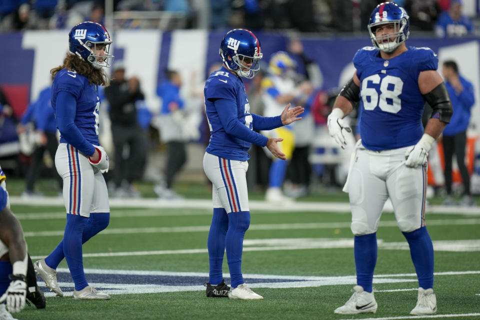 New York Giants place kicker Mason Crosby (21) reacts after he kicks and misses a potential game-winning field goal in the final seconds of the second half an NFL football game against the Los Angeles Rams, Sunday, Dec. 31, 2023, in East Rutherford, N.J. (AP Photo/Seth Wenig)