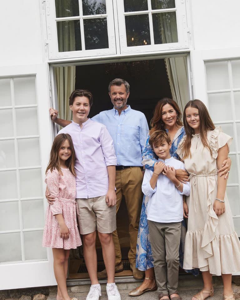 Die sechsköpfige Familie postete Ende August ein süßes Foto, um das Ende des Sommers zu feiern. Foto: Instagram/detdanskekongehus.