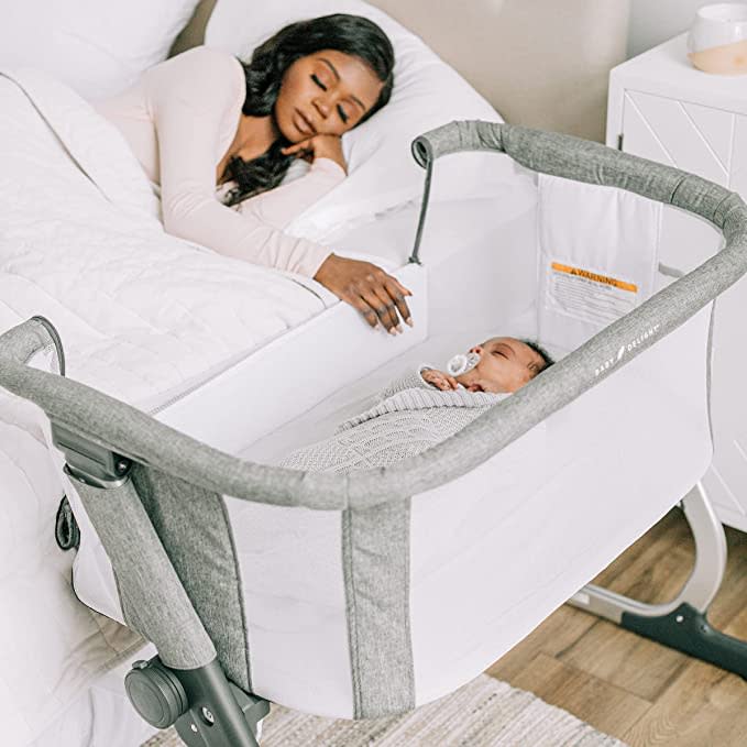 Baby Delight Beside Me Dreamer Bassinet & Bedside Sleeper, Charcoal Tweed. (Photo: Amazon SG)