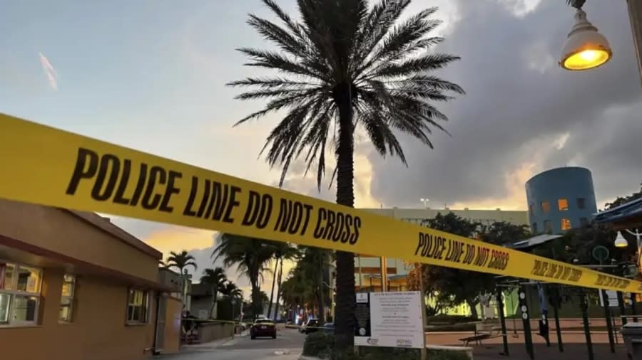 Police responding to a shooting on May 29 in Hollywood, Florida, cordoned off the affected area. Tulane University researchers have found a link between mass shootings in the United States and racism. (Photo: Mike Stocker/South Florida Sun-Sentinel via AP, File)