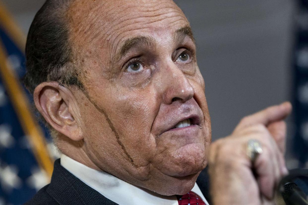 Rudy Giuliani se deslizó desde el "hombre del año" de la revista Time en 2001 al defensor de los insostenibles argumentos de Donald Trump para invalidar la victoria de Joe Biden