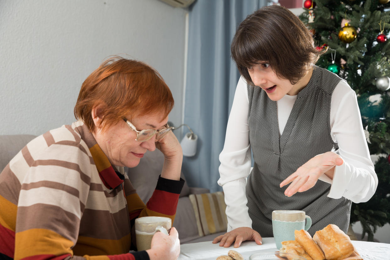 Quarrel of mother and daughter at the Christmas table (Getty Images)