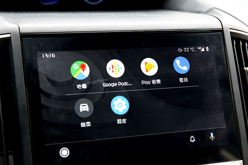 8吋中控螢幕與支援Apple CarPlay/Android Auto連接，雖具備實用性但與Crosstrek相比就略遜一籌。