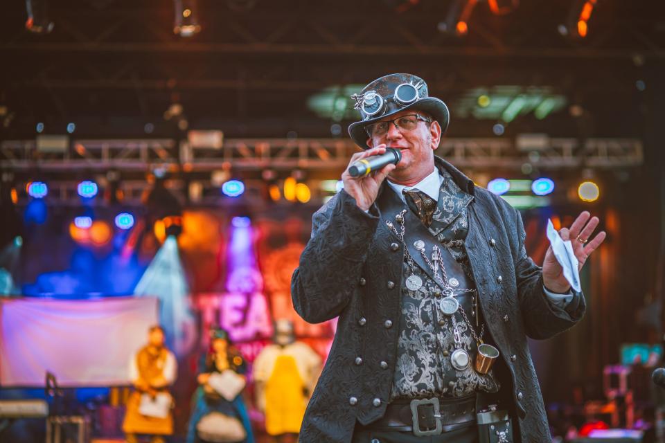 The second annual Steampunk Adventurers Weekend on Saturday, Dec. 2 and Sunday, Dec. 3 will feature 20 performers, including Sir Nave (show here), live music, steampunk fashion shows, rides, games, a steampunk Santa and more.