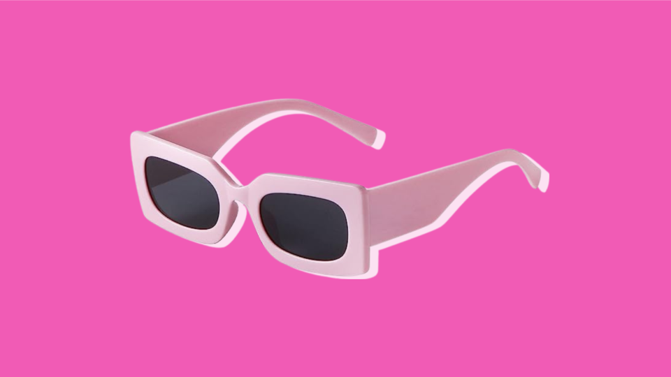 Barbiecore gifts for Barbie fans: retro sunglasses
