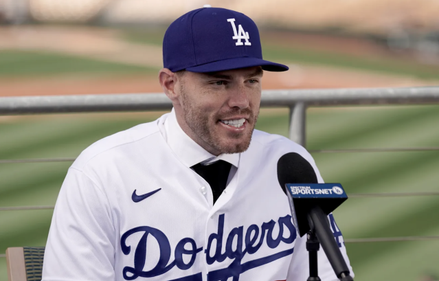 Dodgers' Freddie Freeman pledges $500,000 to build clubhouse for El Modena  High – Orange County Register