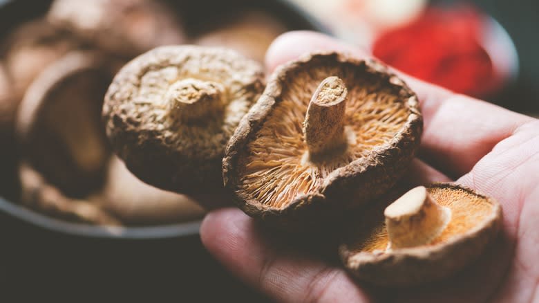 handful of shiitake mushrooms