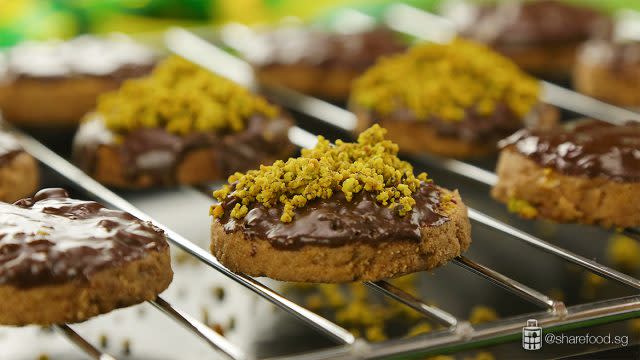 Pistachio-Crunchy-Cookies-Kenwood-ChefZan-HariRaya-Special