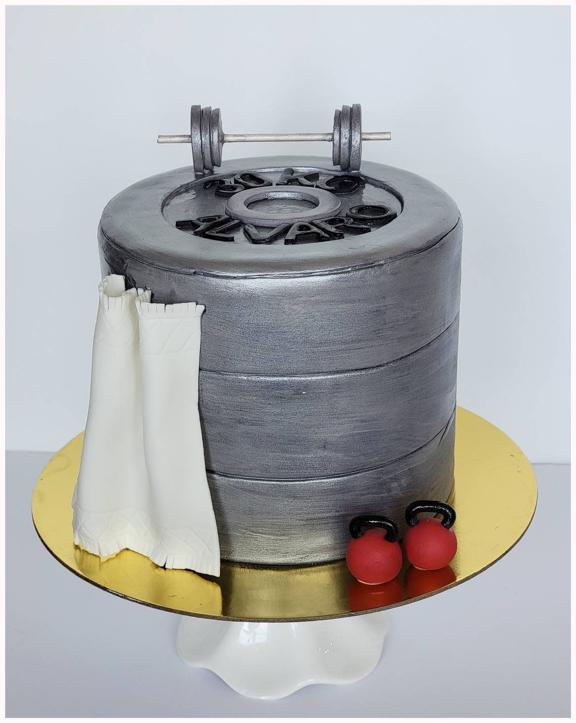 Gym lover’s birthday cake by Scrumptious Sins Courtesy: @scrumptioussins Instagram