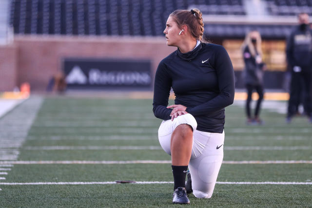 Sarah Fuller, With a Kickoff, Is the First Woman to Play Football in a  Power 5 Game - The New York Times