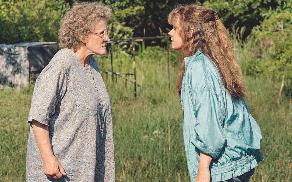 Close as Mamaw in Hillbilly Elegy, opposite Amy Adams as her daughter - Alamy